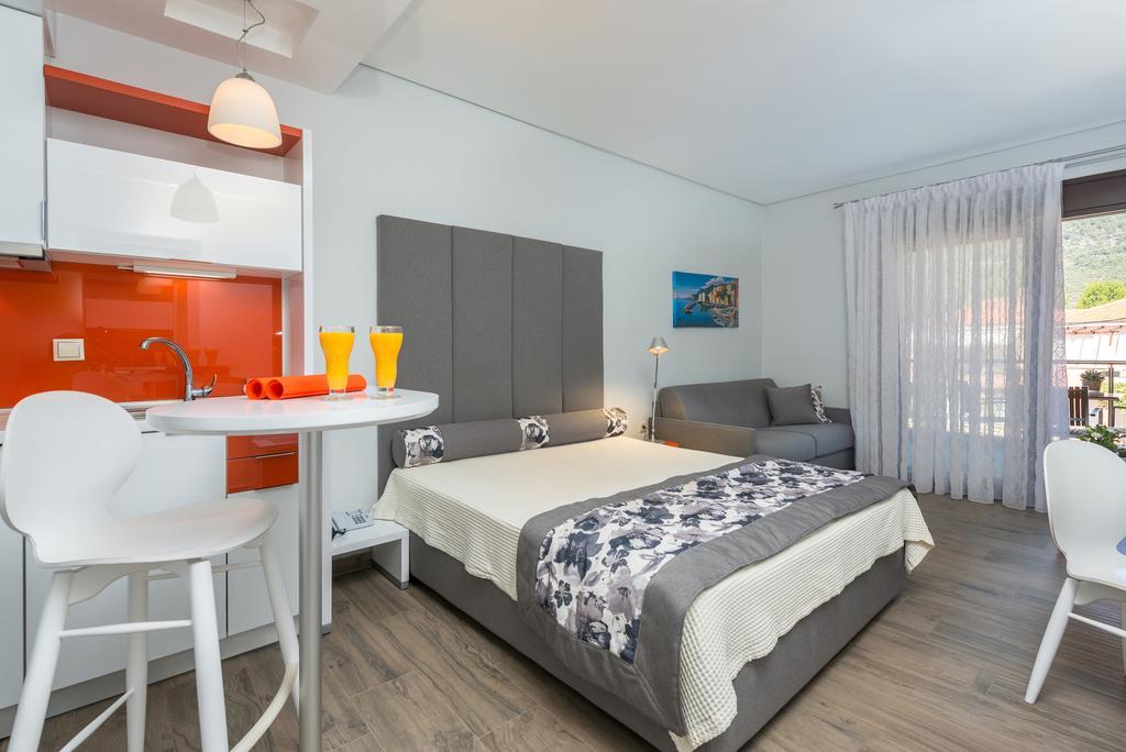 Ferienwohnung Mary'S Luxury Chrisi Ammoudia Exterior foto
